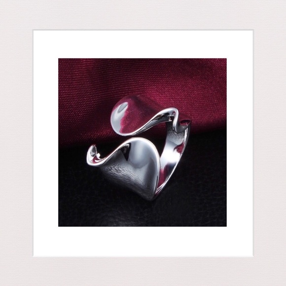 🔴 3 for $25 | Adjustable Wave Band Ring | Silver - Picture 2 of 8